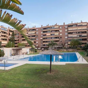 https://malaga-capital-zona-oeste-parking-wifi-piscina.hotelsinnerja.org